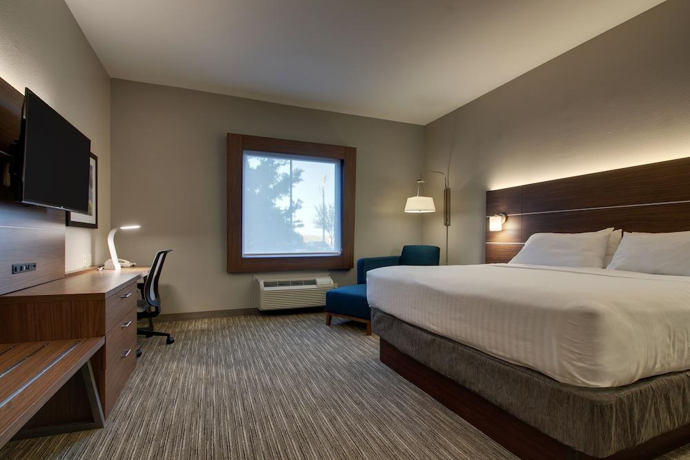 Holiday Inn Express Hotel & Suites Vernon College Area by IHG photo 14