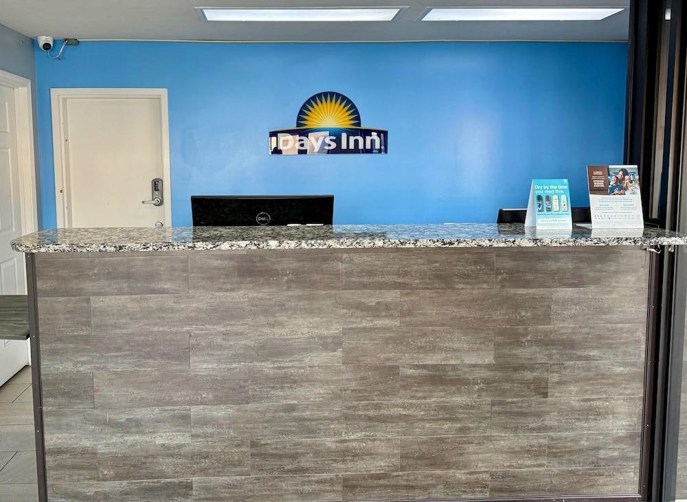 Days Inn by Wyndham Morristown photo 2