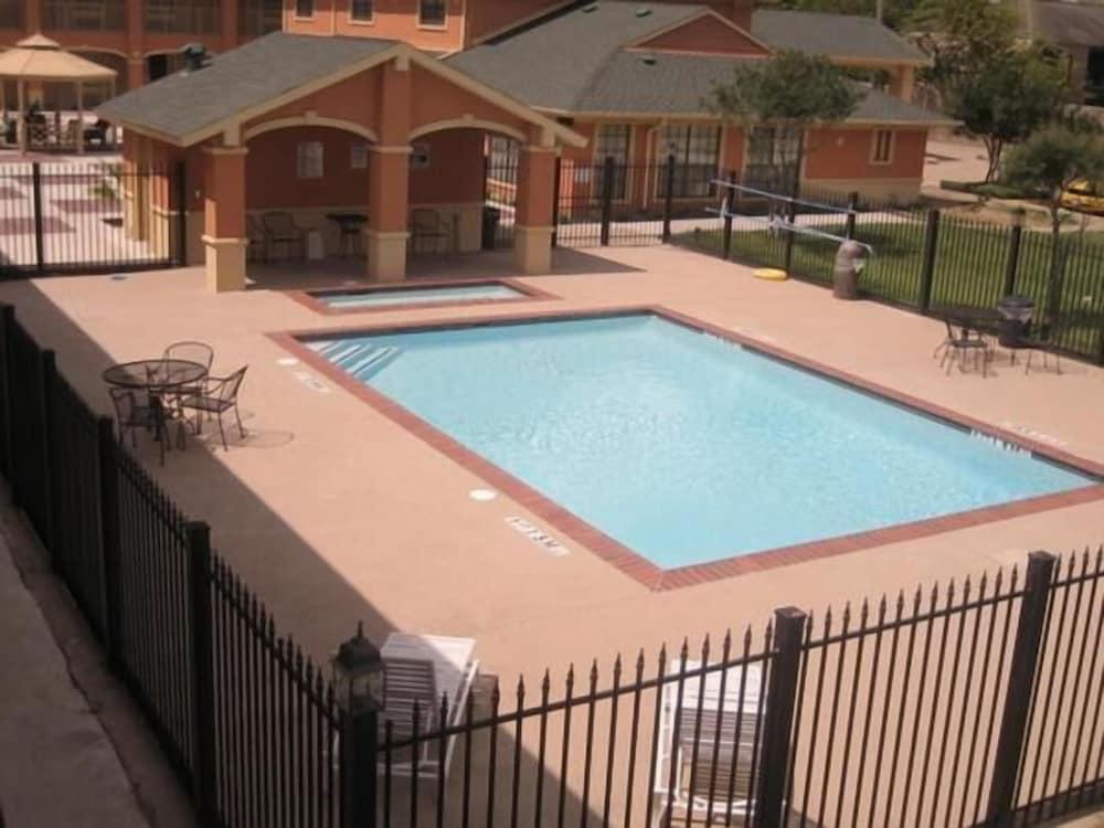 Executive Inn photo 16