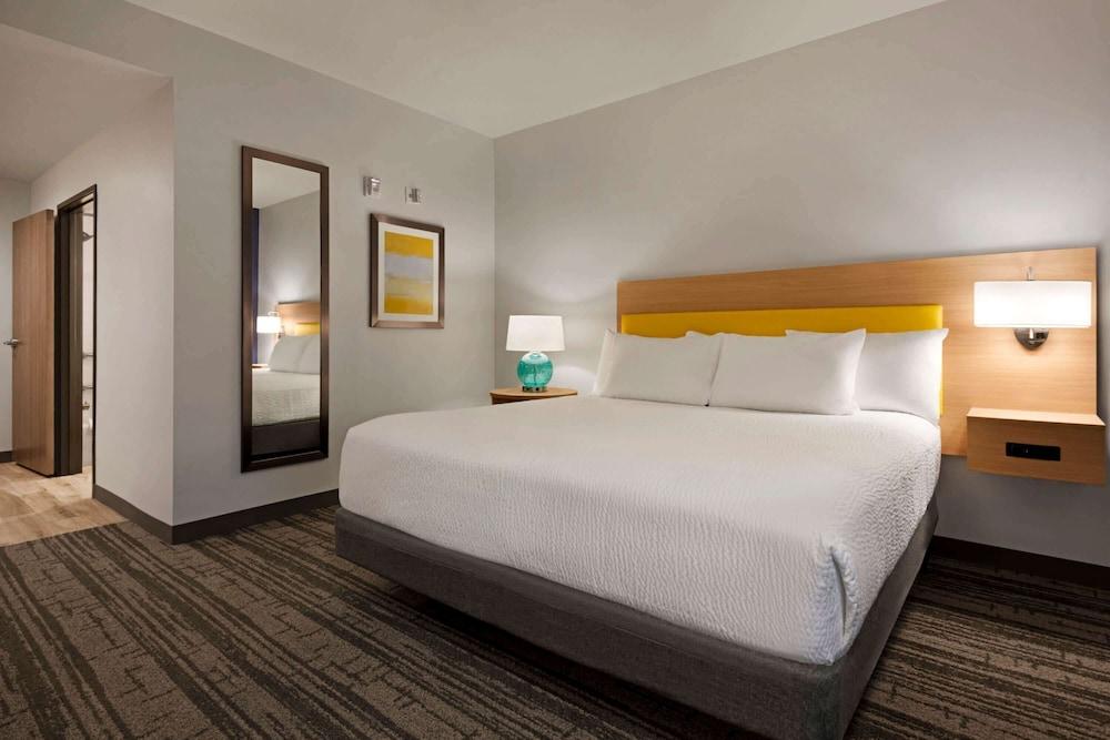 Days Inn & Suites by Wyndham Beaumont West / I-10 & Walden photo 34