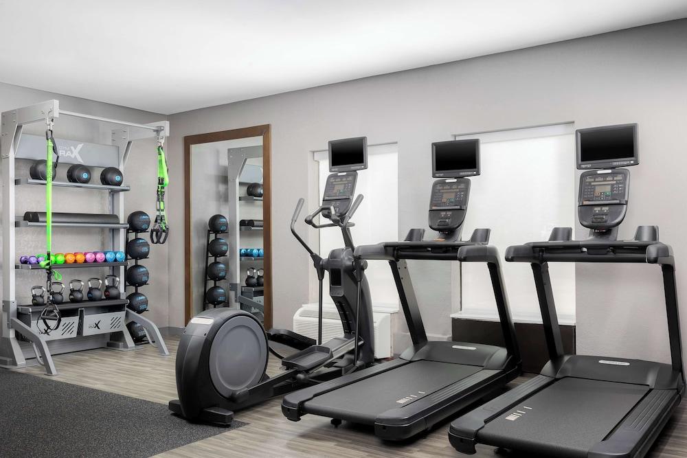 Hampton Inn Louisville-Airport photo 16