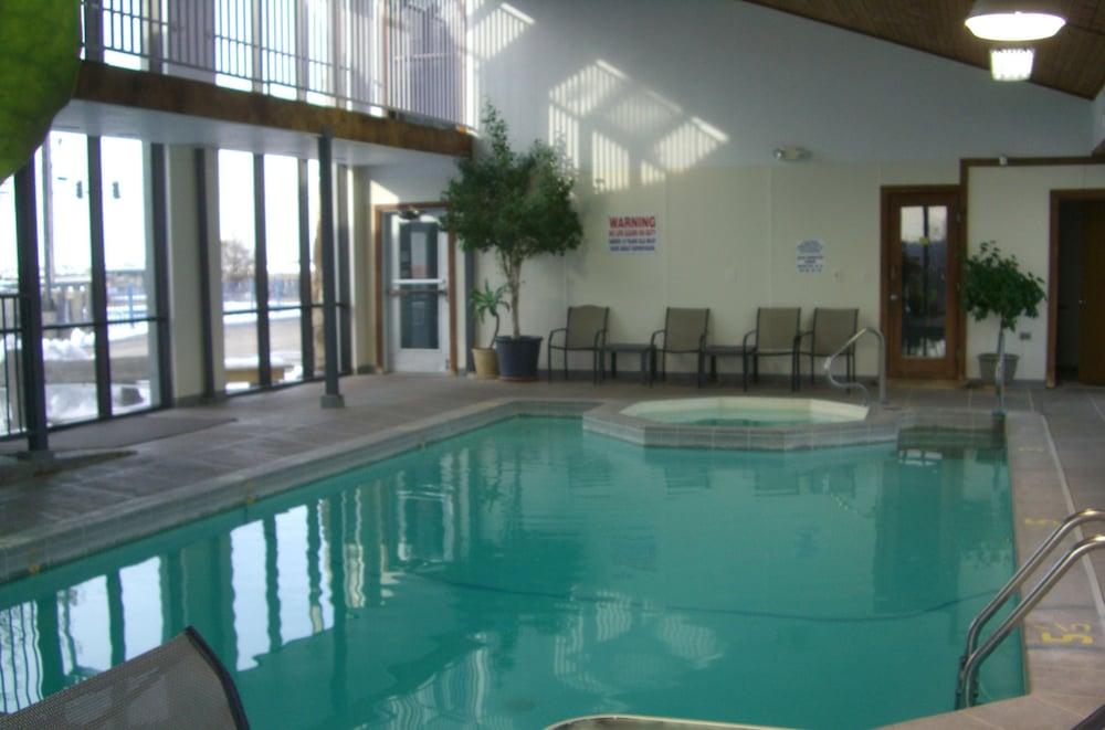 Quails Nest Inn and Suites photo 6
