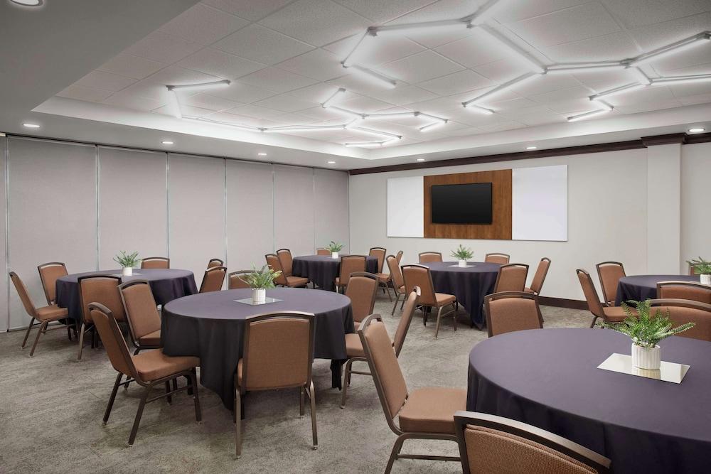 Hilton Garden Inn Granbury photo 32