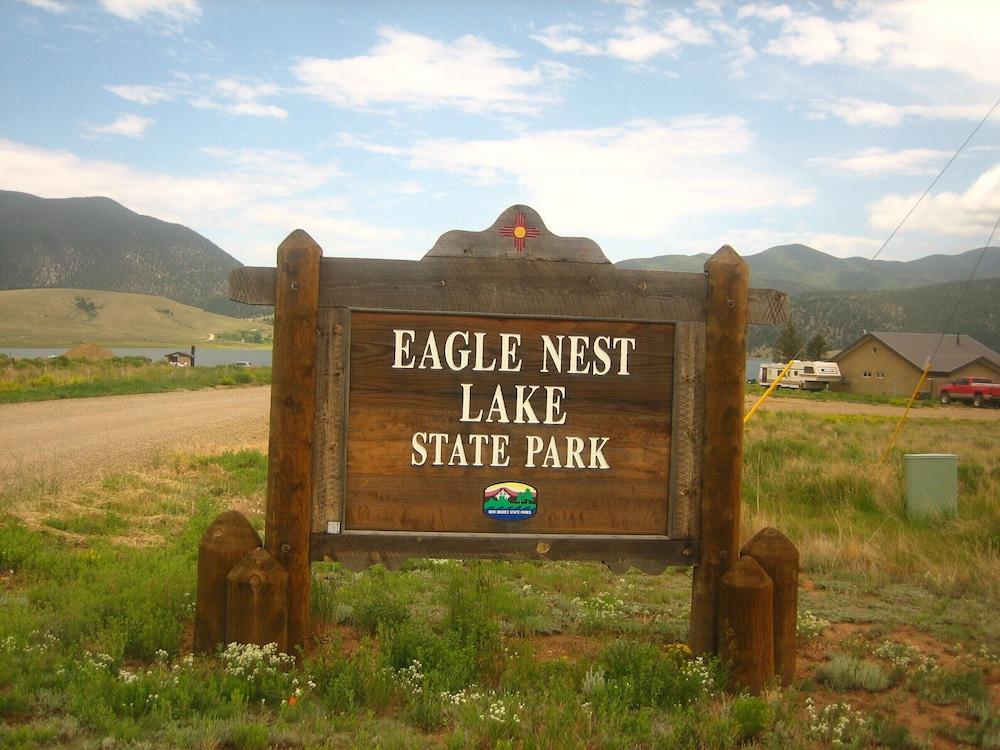 Econo Lodge Eagle Nest photo 12