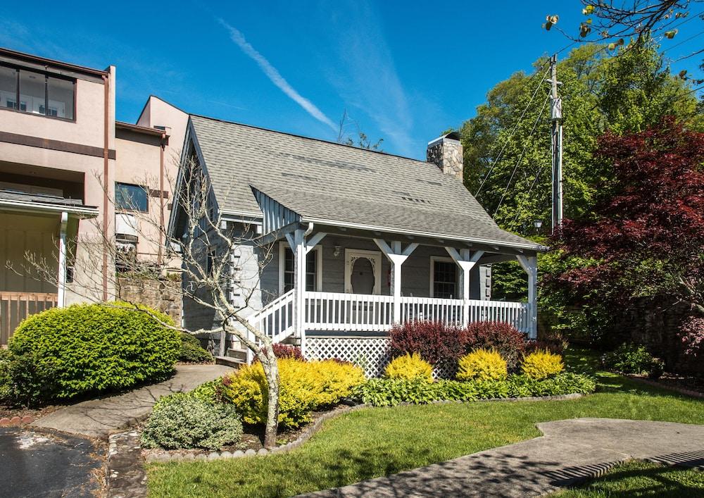 Boxwood Lodge photo 67