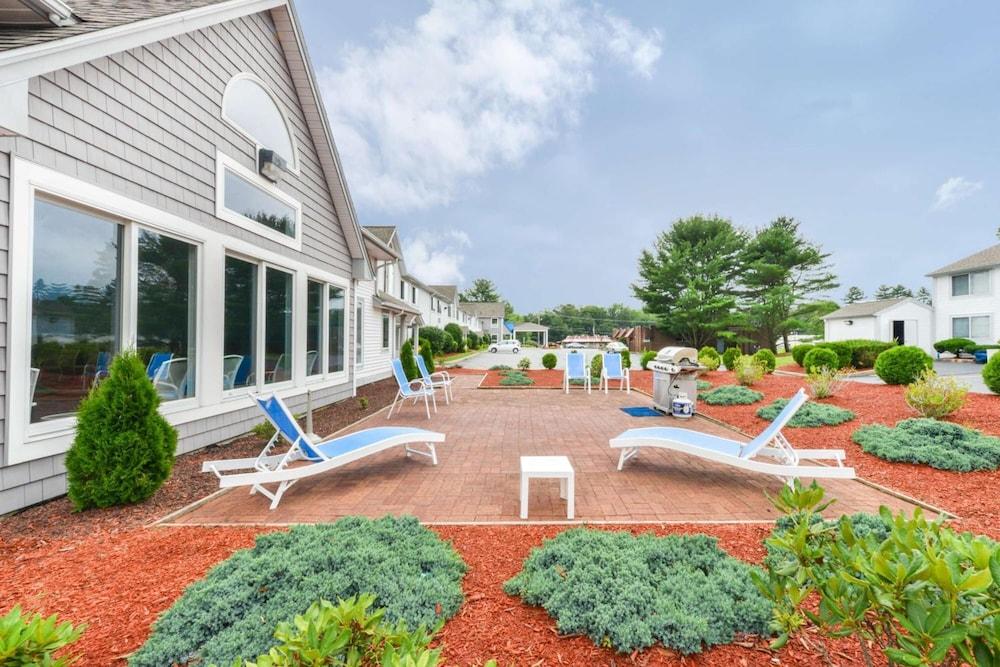 Inn on Storrs photo 19