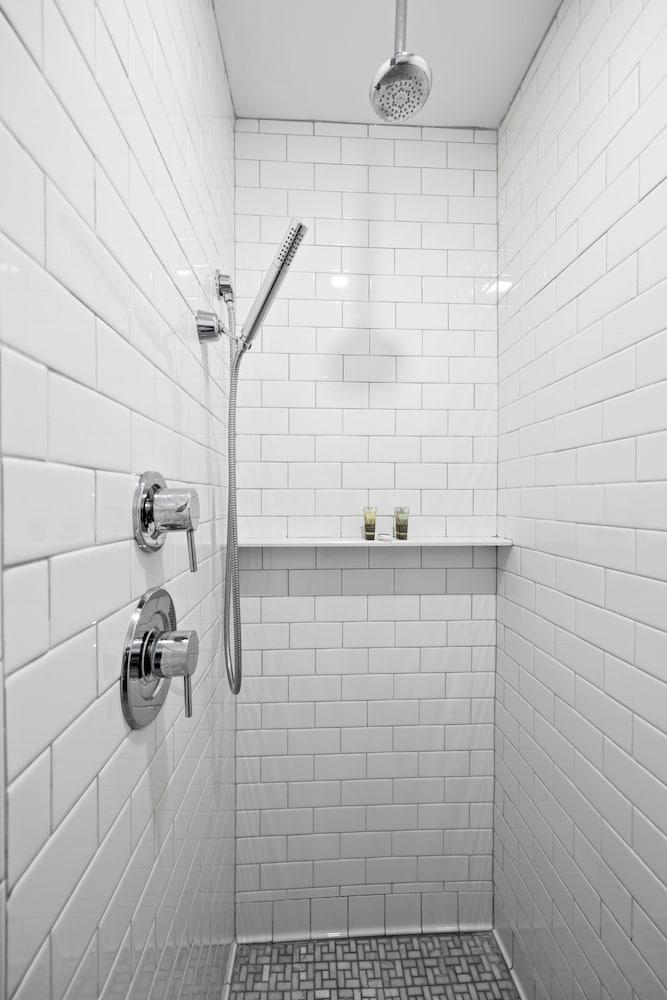 Howard Hotel photo 33