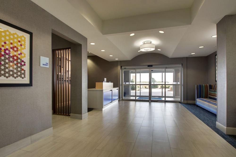 Holiday Inn Express Hotel & Suites Vernon College Area by IHG photo 57