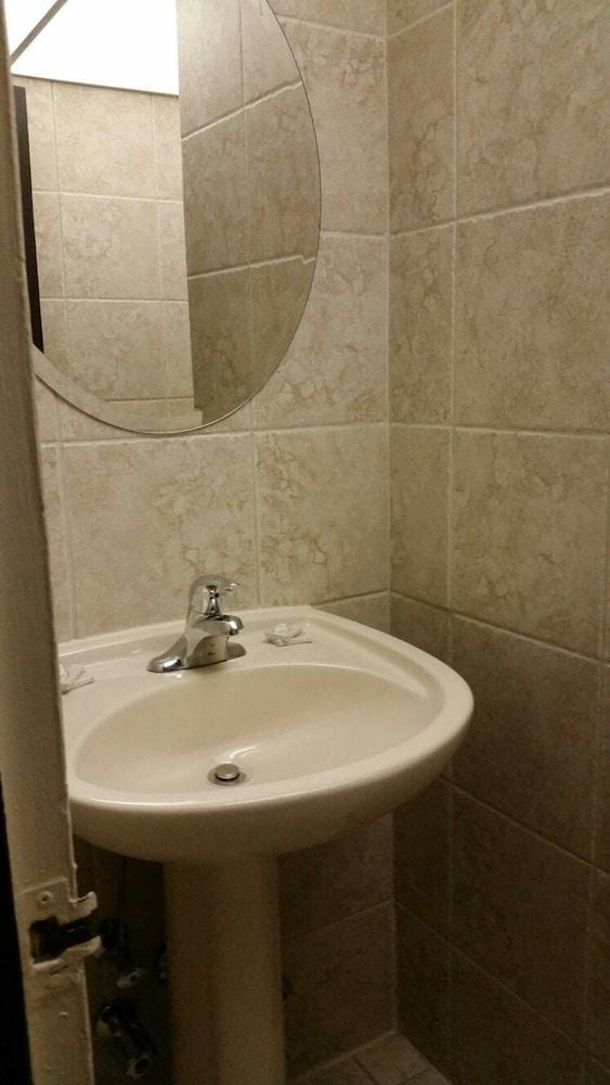 Surfside Motel photo 18