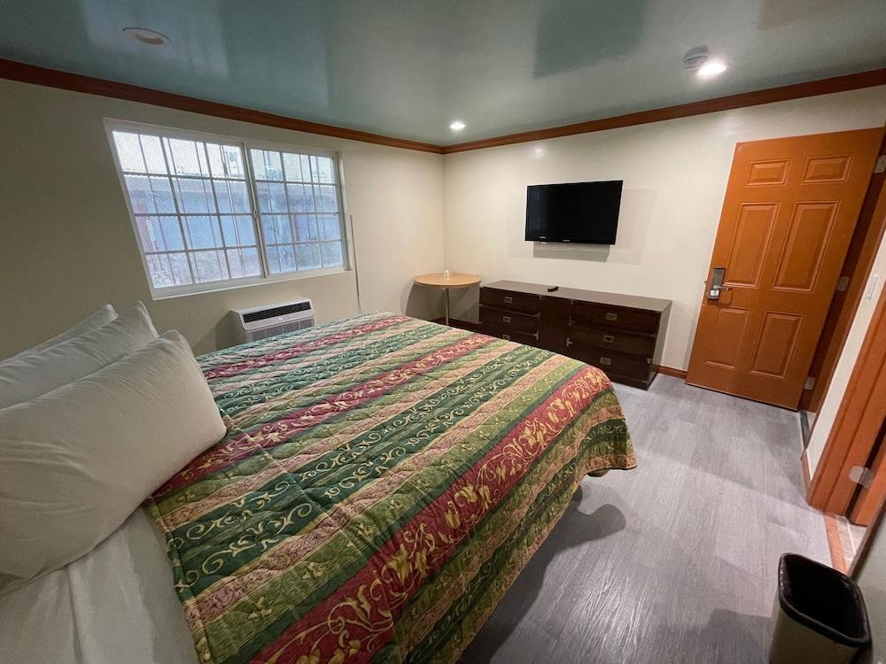 Hilltop Motor Inn photo 8