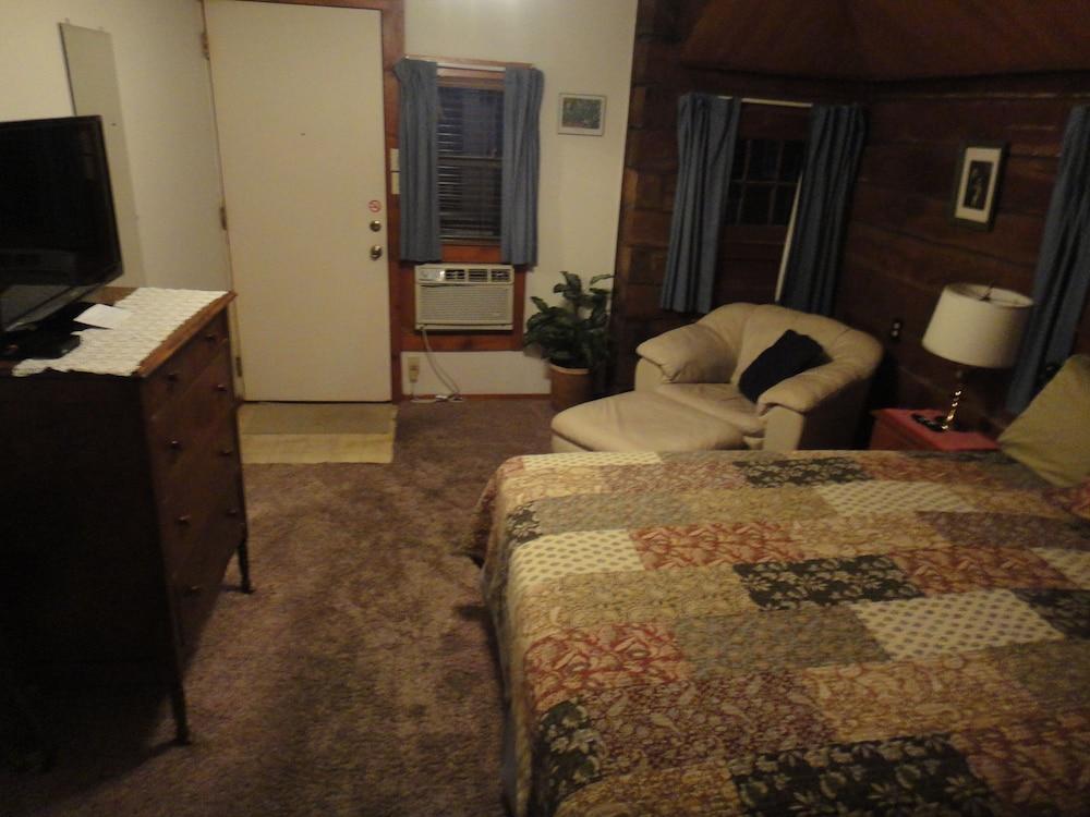 Brackenridge Lodge photo 4