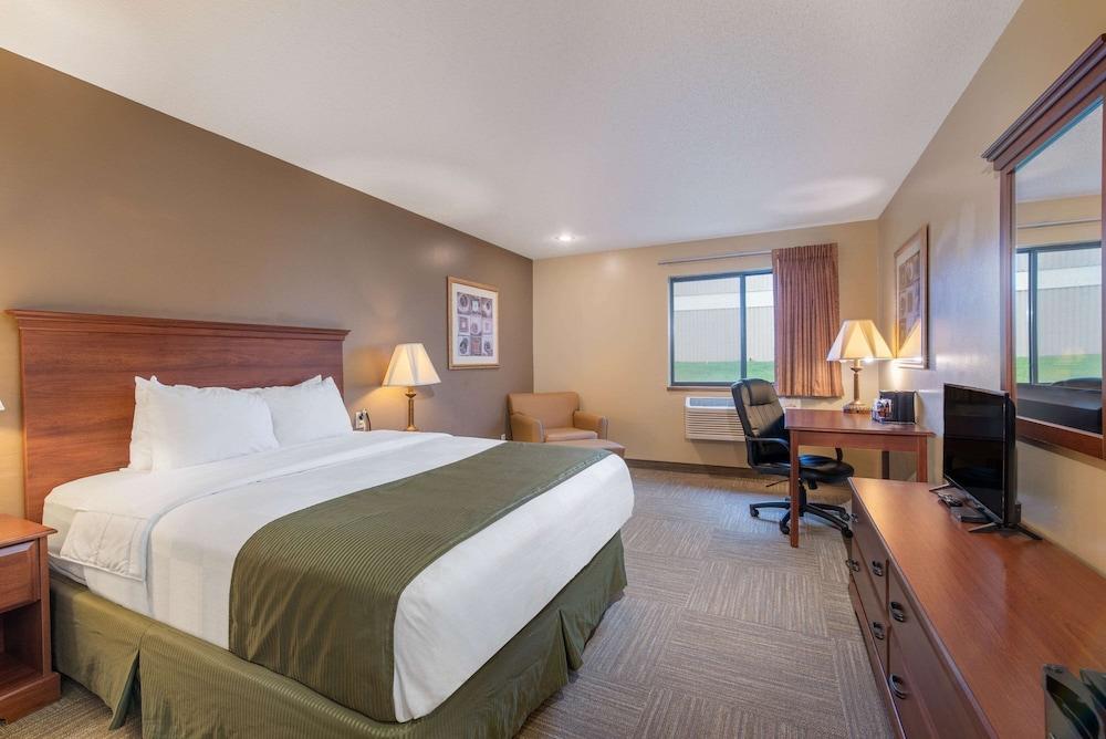 Days Inn by Wyndham Mitchell SD photo 4