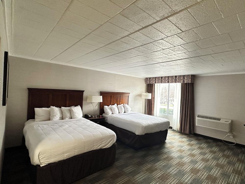 Finger Lakes Inn & Suites photo 4