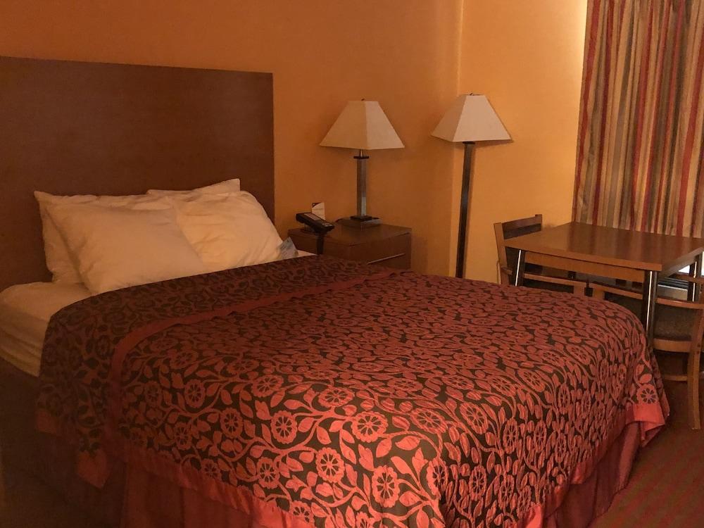 Days Inn by Wyndham Franklin photo 17