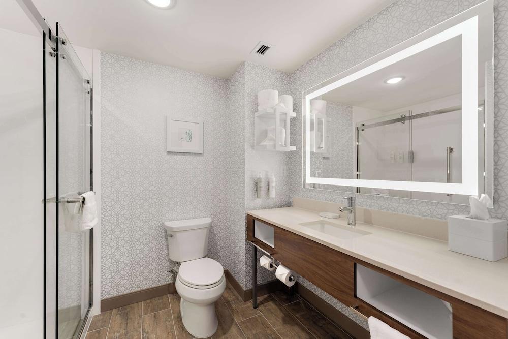 Hampton Inn Milford photo 24