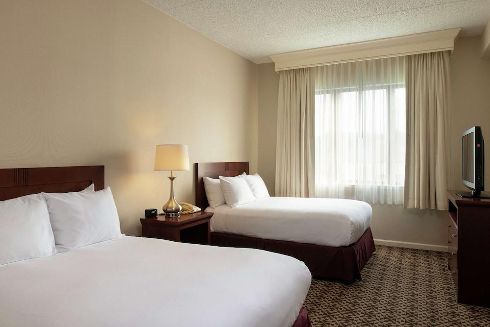 DoubleTree Suites by Hilton Hotel Mt. Laurel photo 16