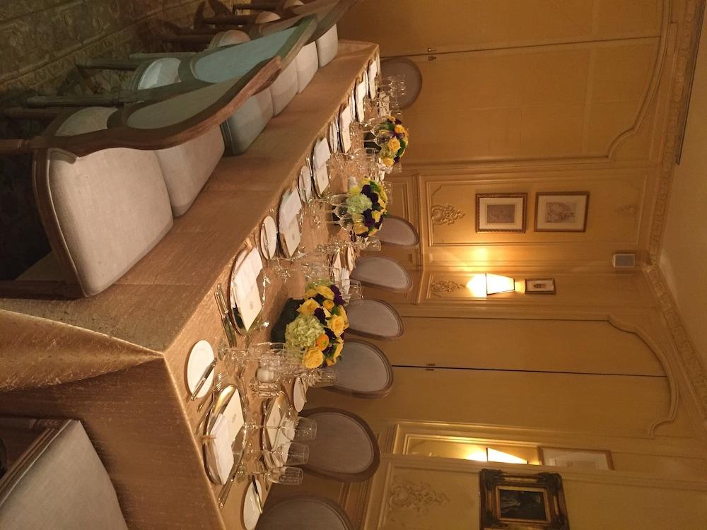 Hotel Plaza Athenee photo 55