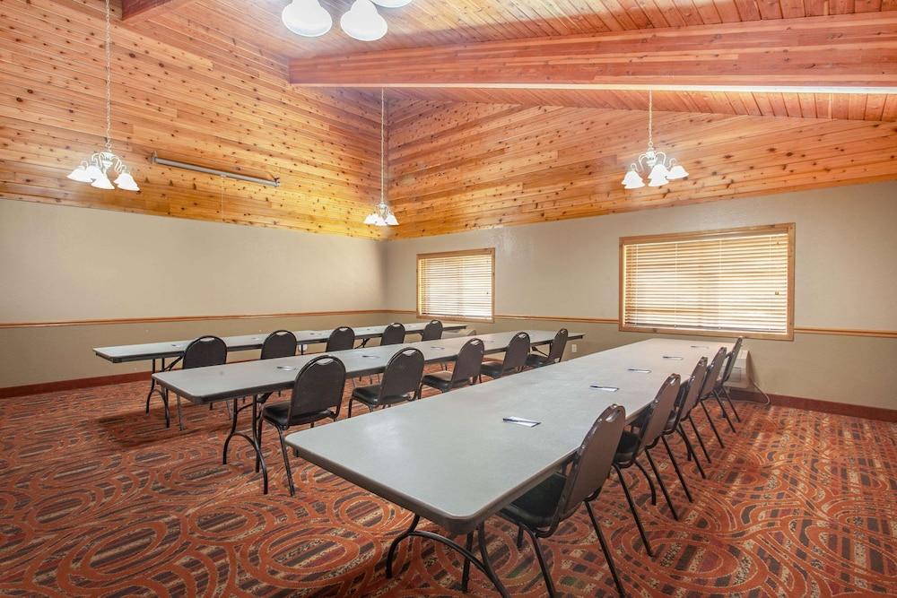 AmericInn by Wyndham Cloquet photo 24