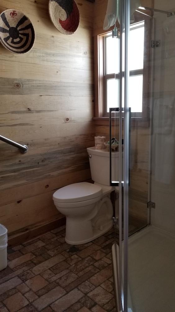 Stone Lizard Lodging photo 48