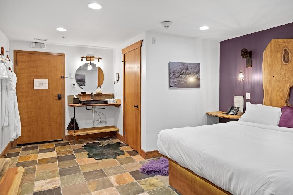 The Horton Hotel and Rooftop Lounge photo 39