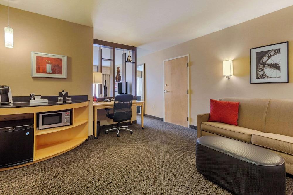 SpringHill Suites by Marriott Fort Collins photo 25