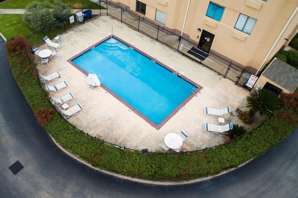 GreenTree Inn Houston IAH Airport photo 34