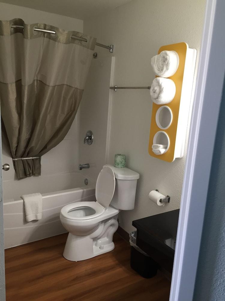 Motel 6 Prairie Du Chien, WI photo 2