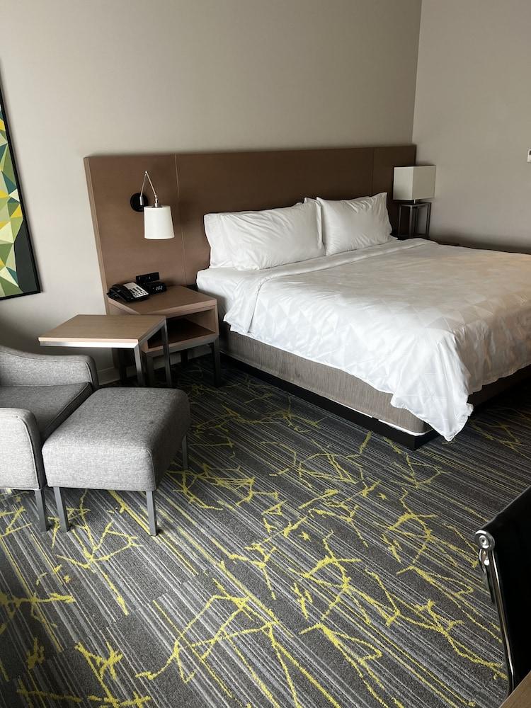 Holiday Inn & Suites Houston NW - Willowbrook by IHG photo 11