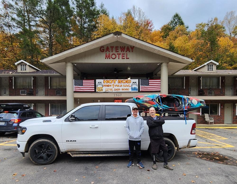 Gateway To The Breaks Motel photo 48