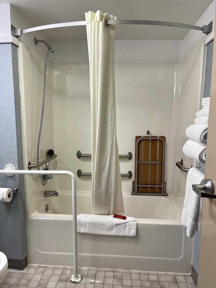 Brookshire Inn photo 27