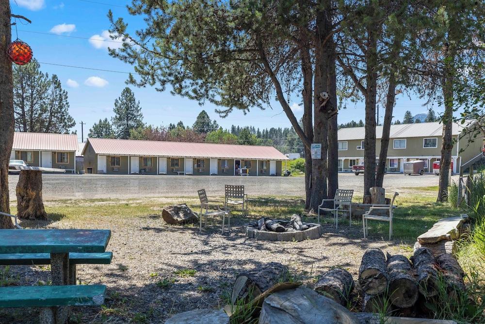 Birch Glen Hotel photo 38