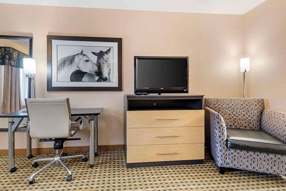 Quality Inn Amarillo West near Medical Center photo 17
