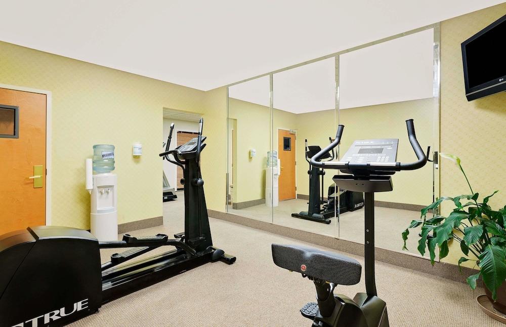 Wingate by Wyndham - Destin FL photo 15