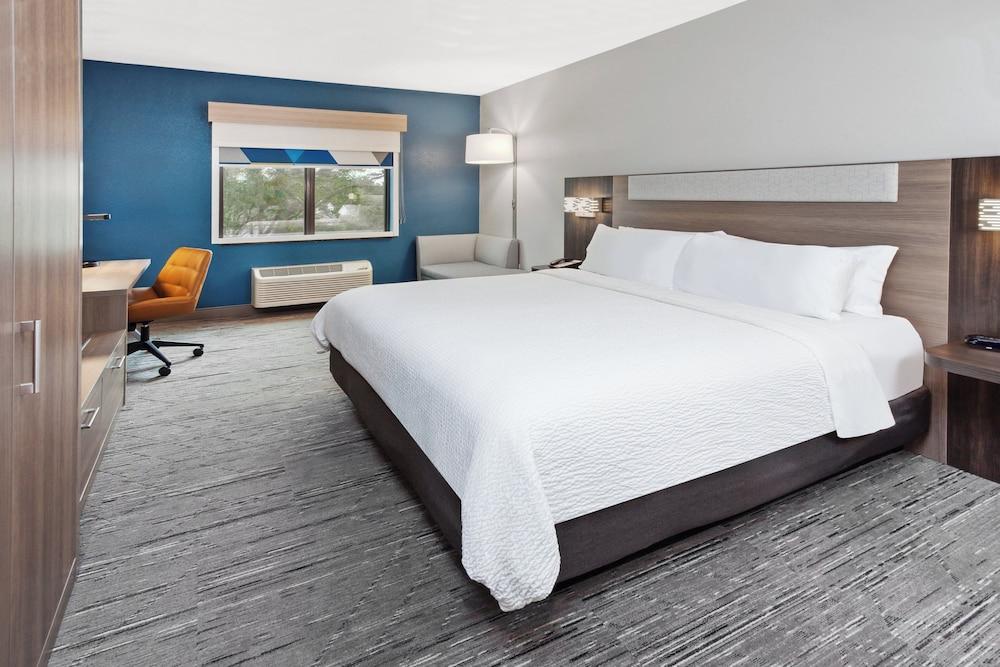 Holiday Inn Express Cleveland Airport - Brookpark by IHG photo 17