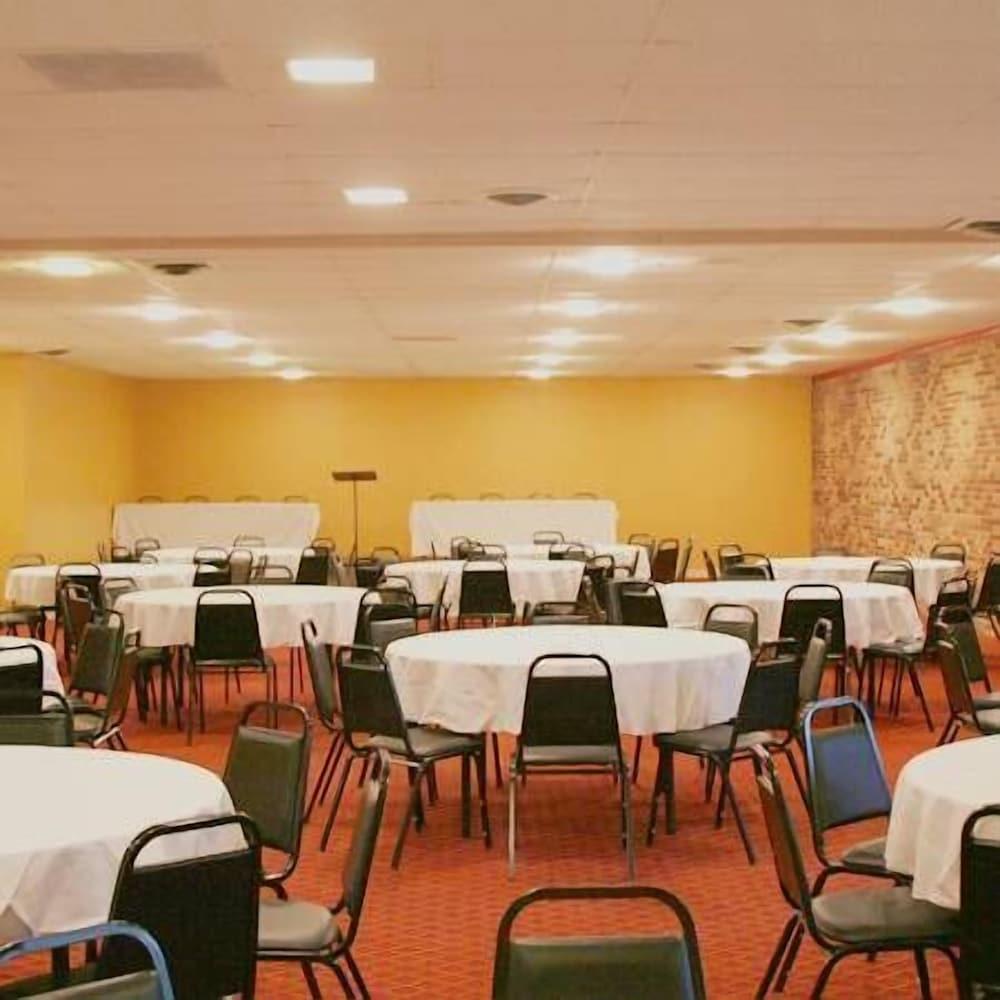 Ridge Crest Hotel photo 13