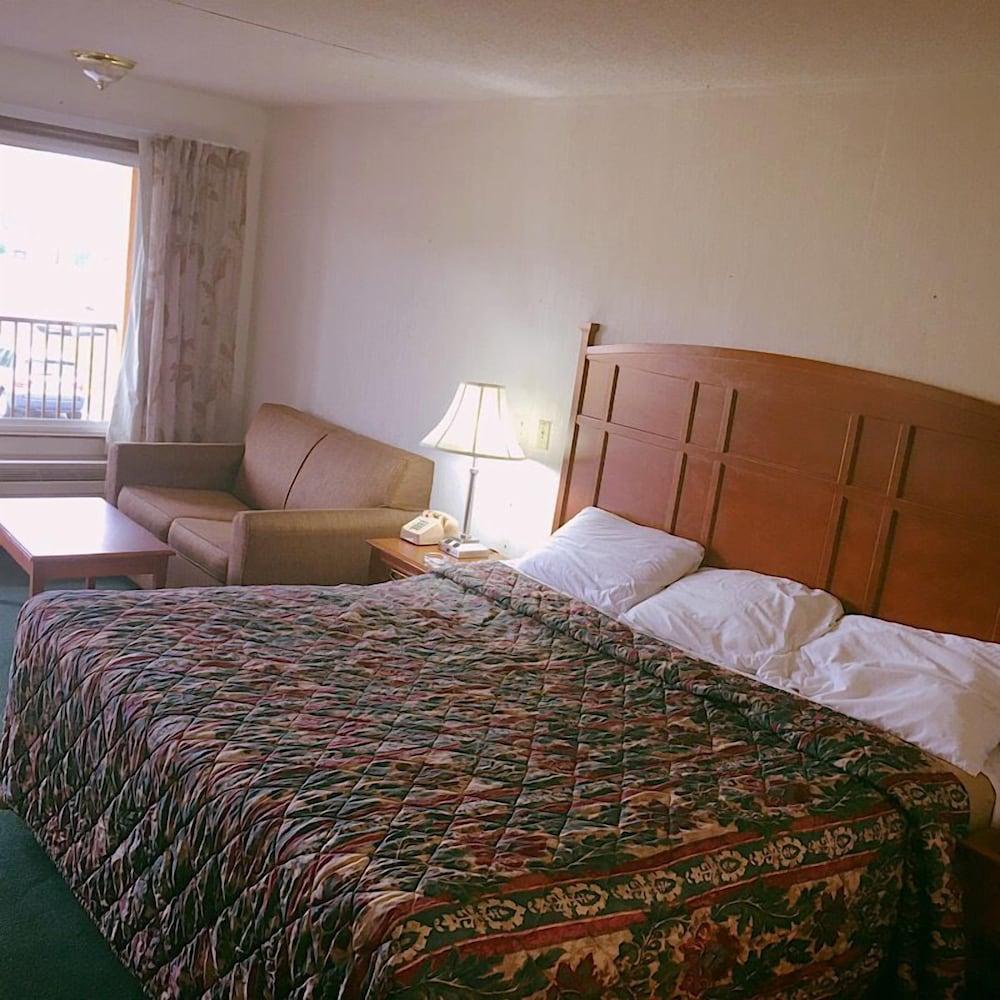 Travelers Inn photo 27