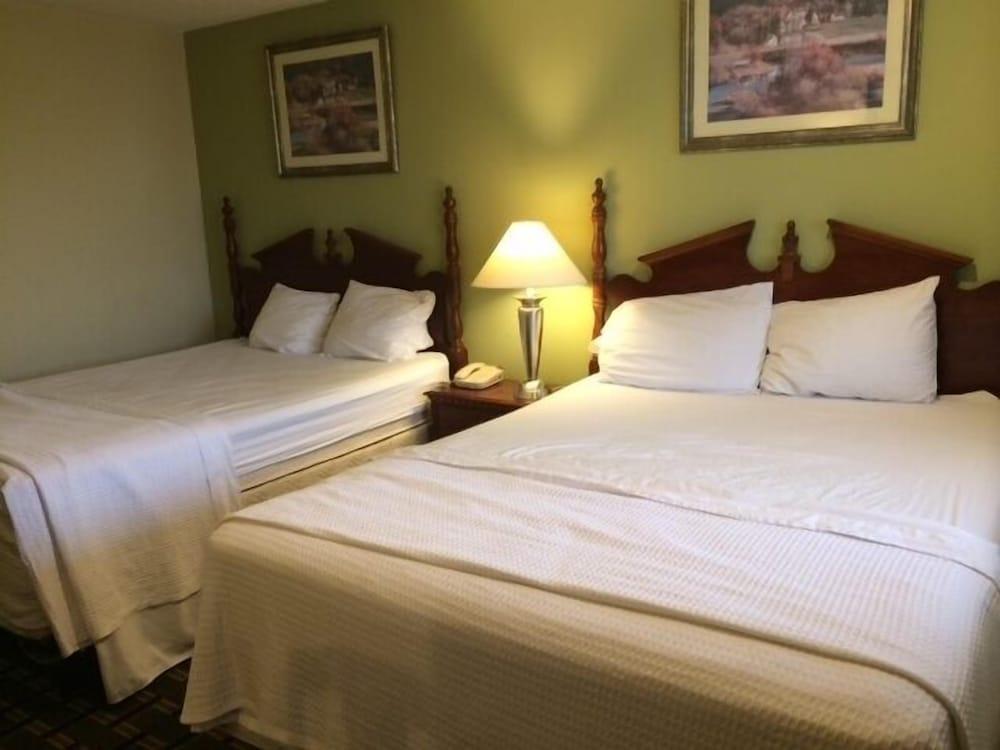 Hospitality Inn - Buffalo Airport photo 5