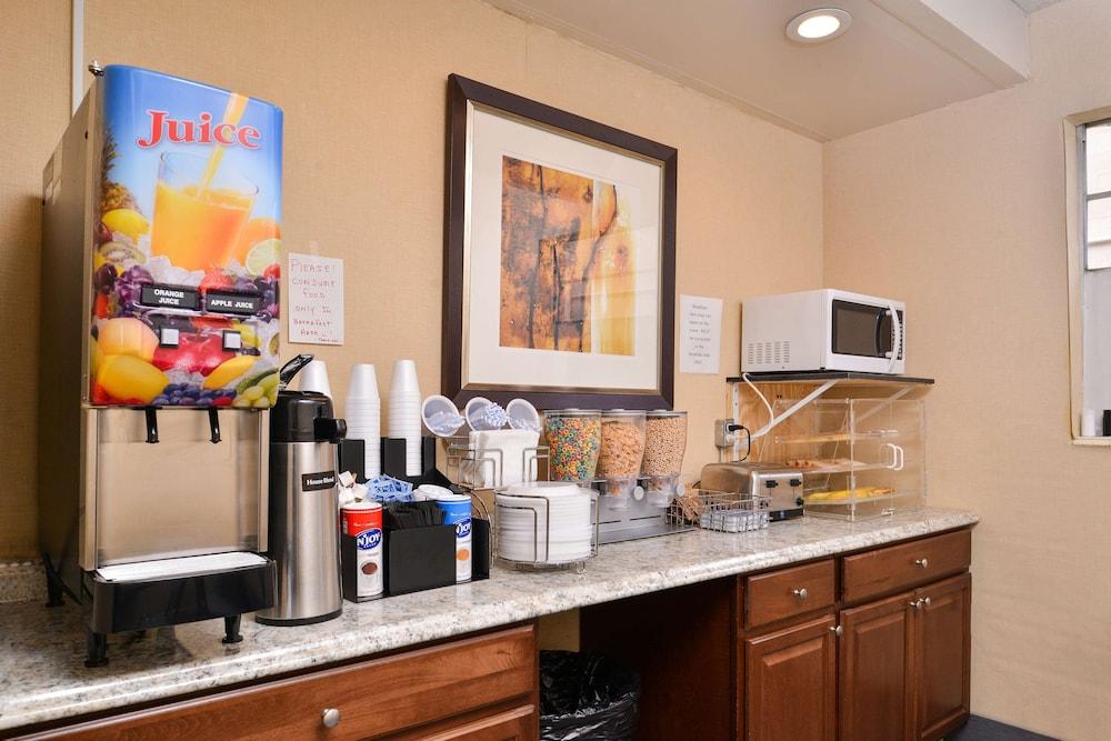 Americas Best Value Inn Augusta Historic Downtown photo 14