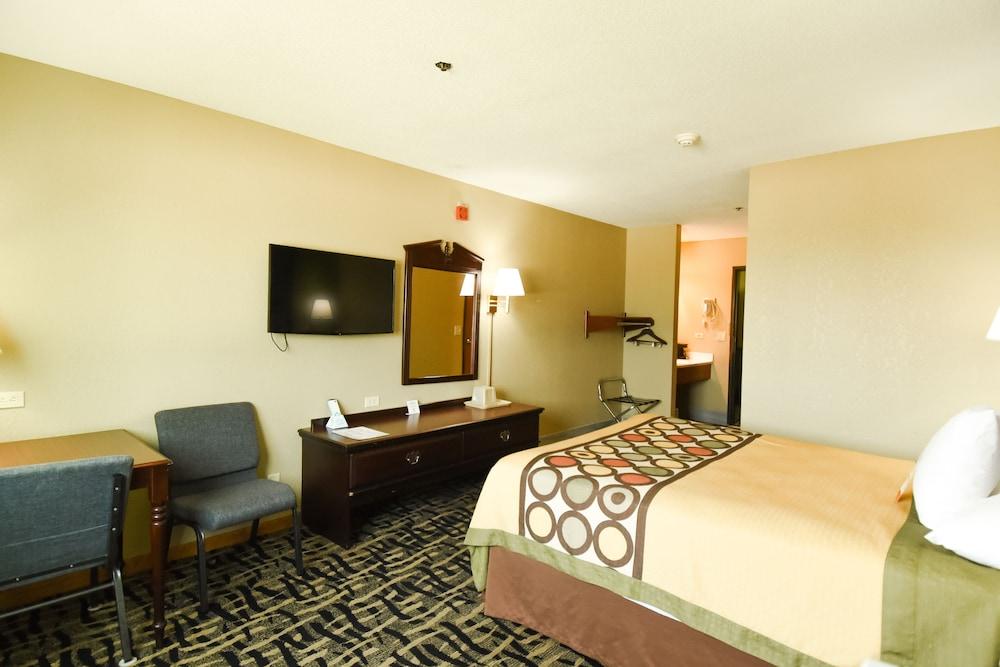Super 8 by Wyndham McLean/Bloomington SW photo 12