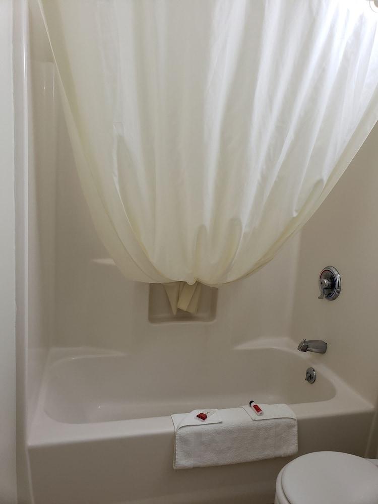 Super 8 by Wyndham Valentine NE photo 27