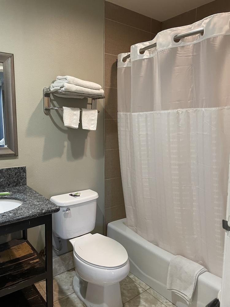 Villa Inn & Suites photo 6