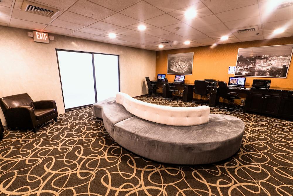 Crowne Plaza Newark Airport by IHG photo 65