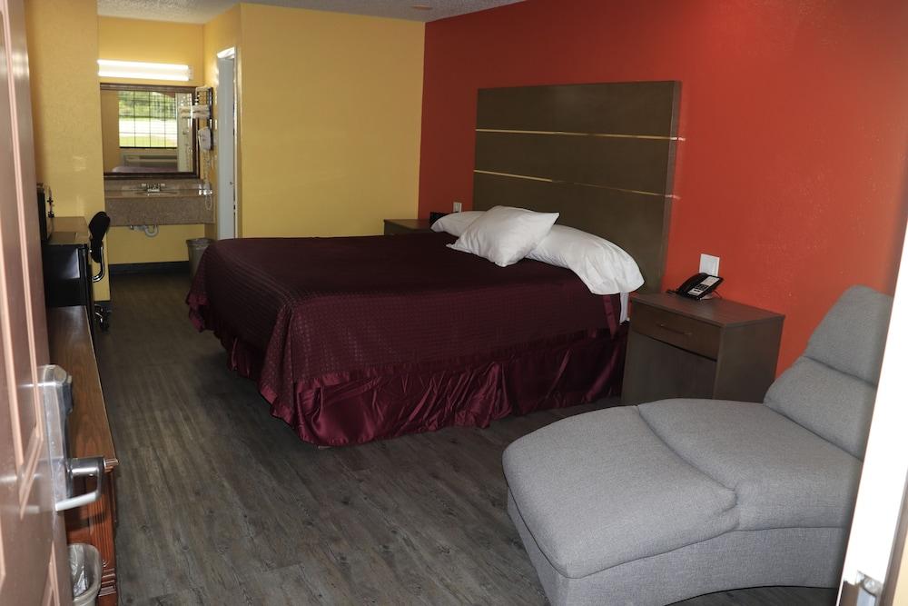 Chaparral Motel photo 9