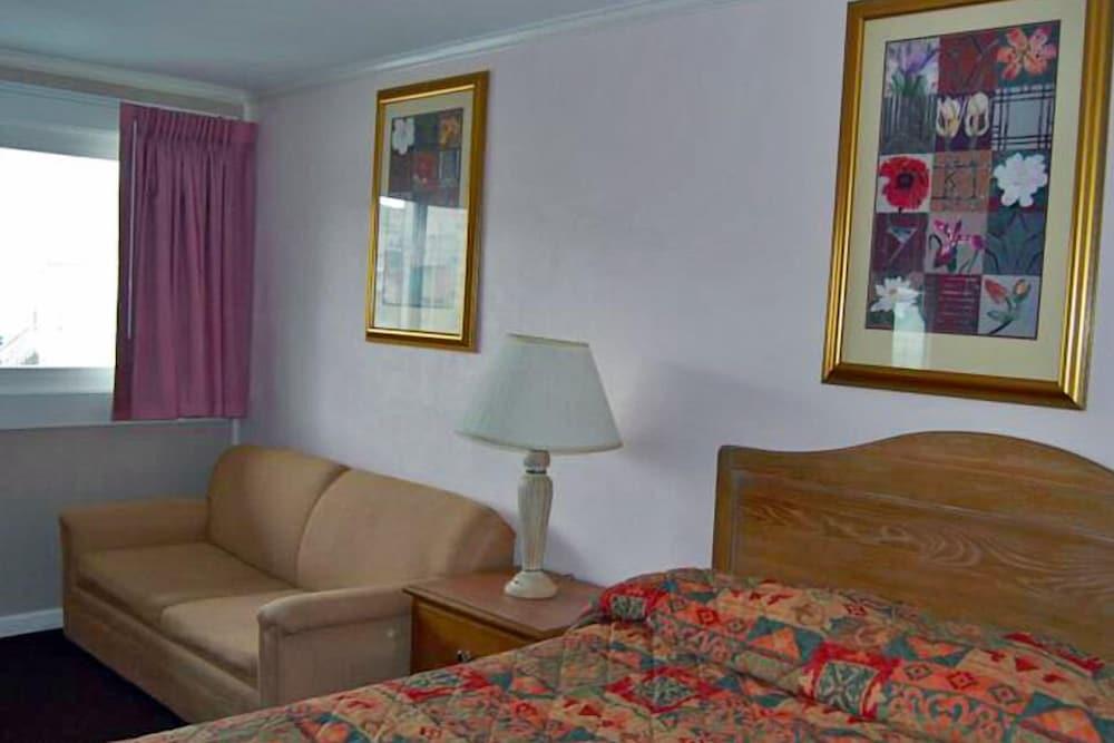Sea Breeze Inn photo 13
