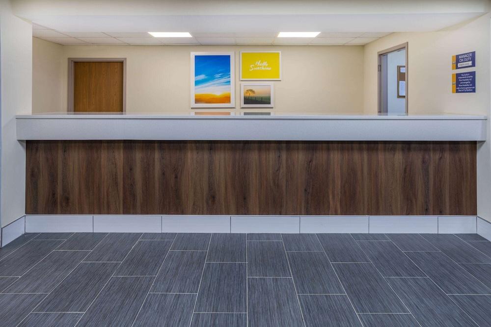 Days Inn by Wyndham Grayson photo 5