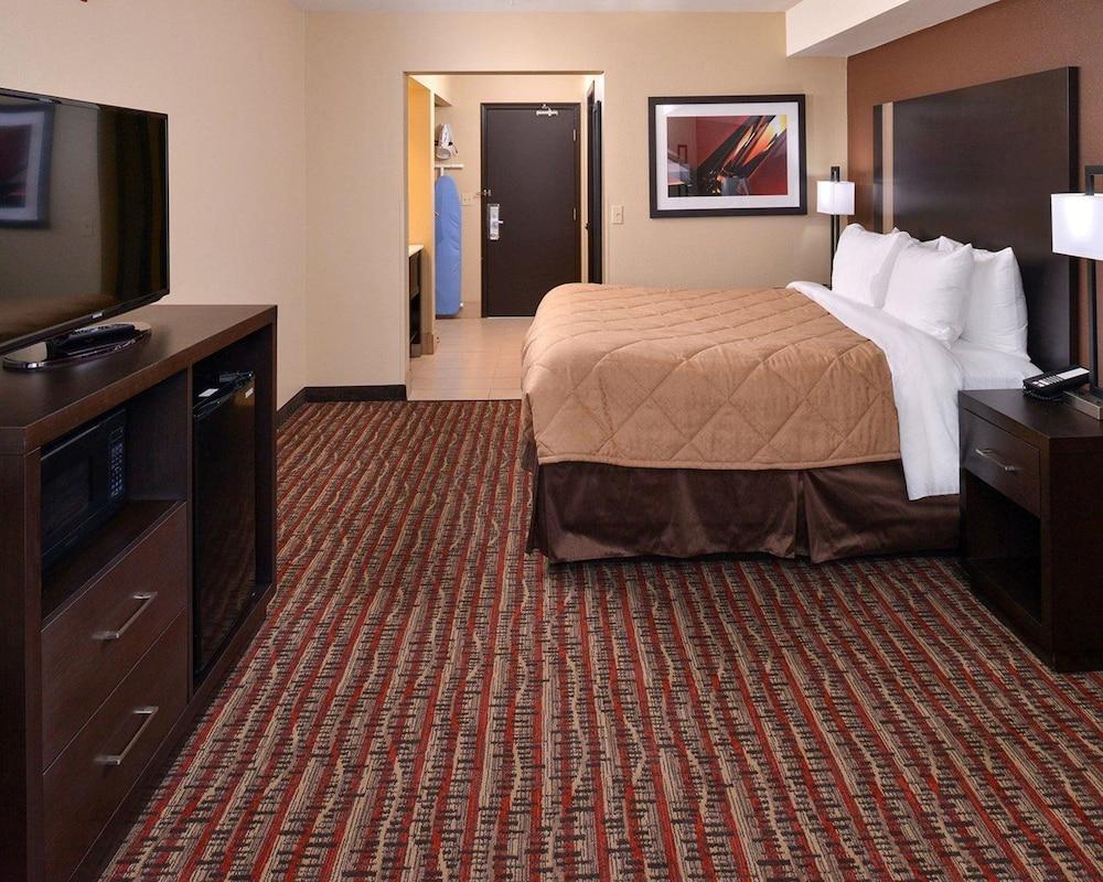Quality Inn & Suites Tacoma - Seattle photo 4