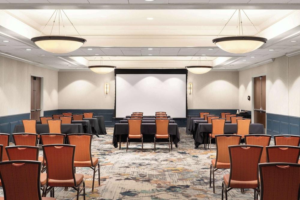 DoubleTree by Hilton Hartford - Bradley Airport photo 25