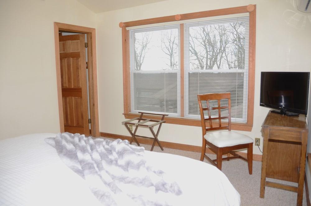 Bent Mountain Lodge photo 50