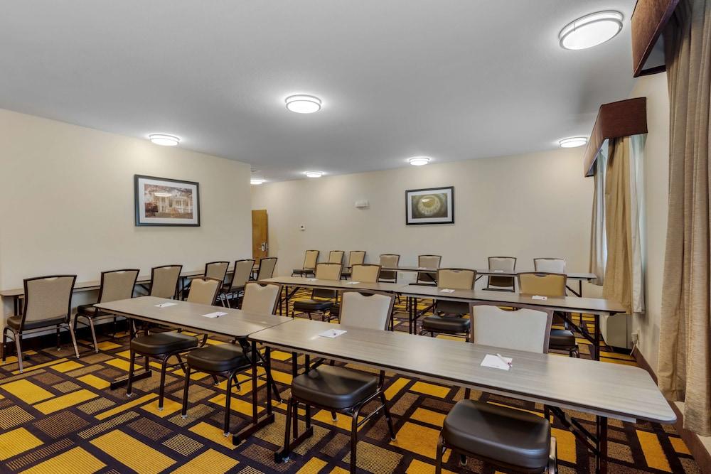 Best Western Plus Sweetwater Inn & Suites photo 11