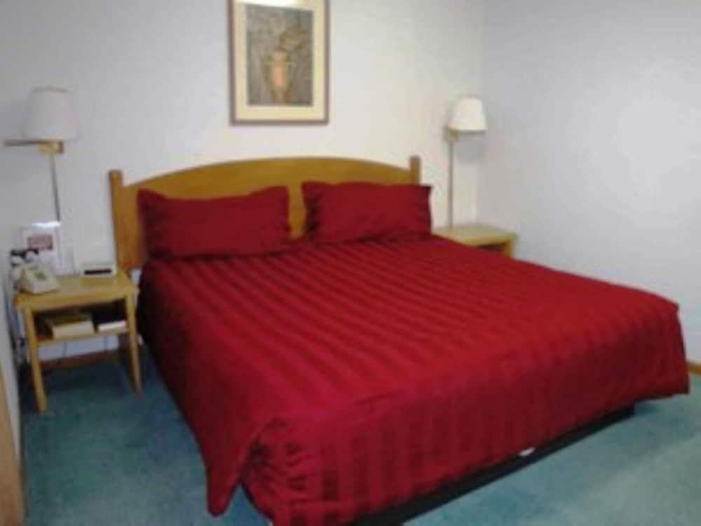 Red Carpet Motel photo 25